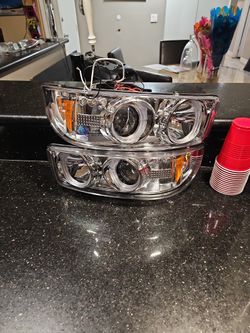 New Headlight Gmc From 09 To 2006