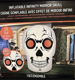 🆕 Halloween Inflatable Mirror Skull 60 X 40.