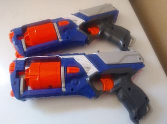 2 nerf guns