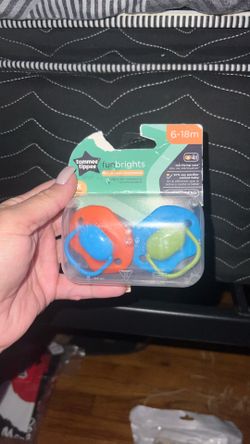New Tommee Tippee Pacifiers 6-18m 