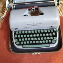 Vintage Type Writer
