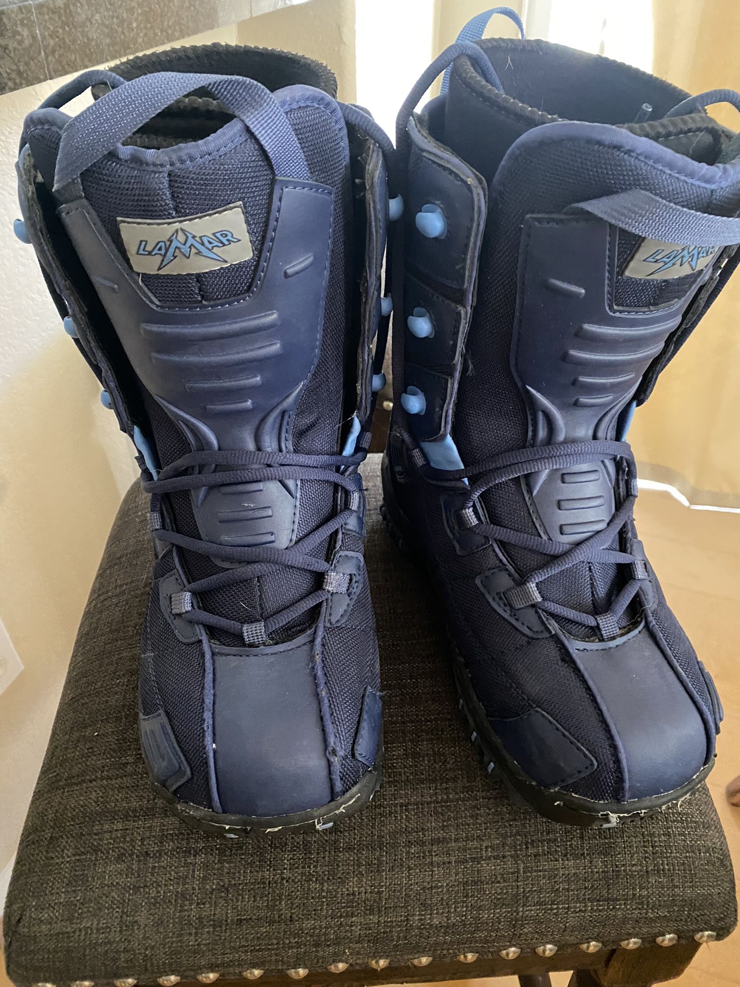 Almost New!! Snowboarding Boots Size 8