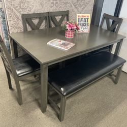 Dining Set! $499 ⭐️💥