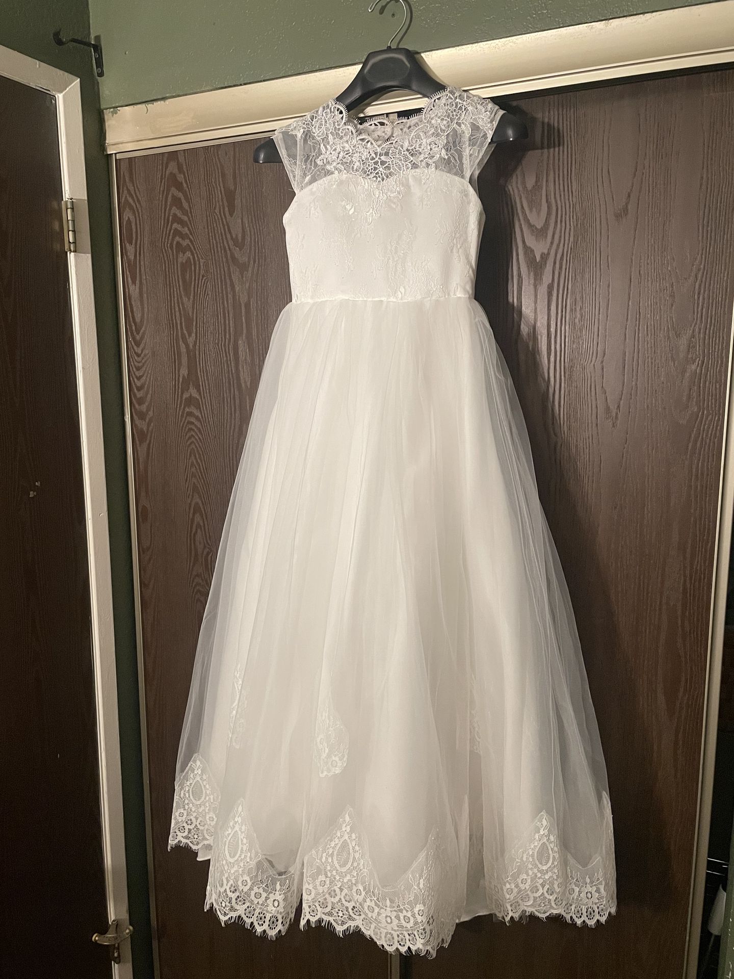 White dress with removable belt size 10-11 youth