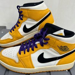 Air Jordan 1 Mid SE “LAKERS” (Mens 10)