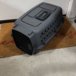 Petmate Pet Porter Dog Kennel 19", Dark Gray & Black