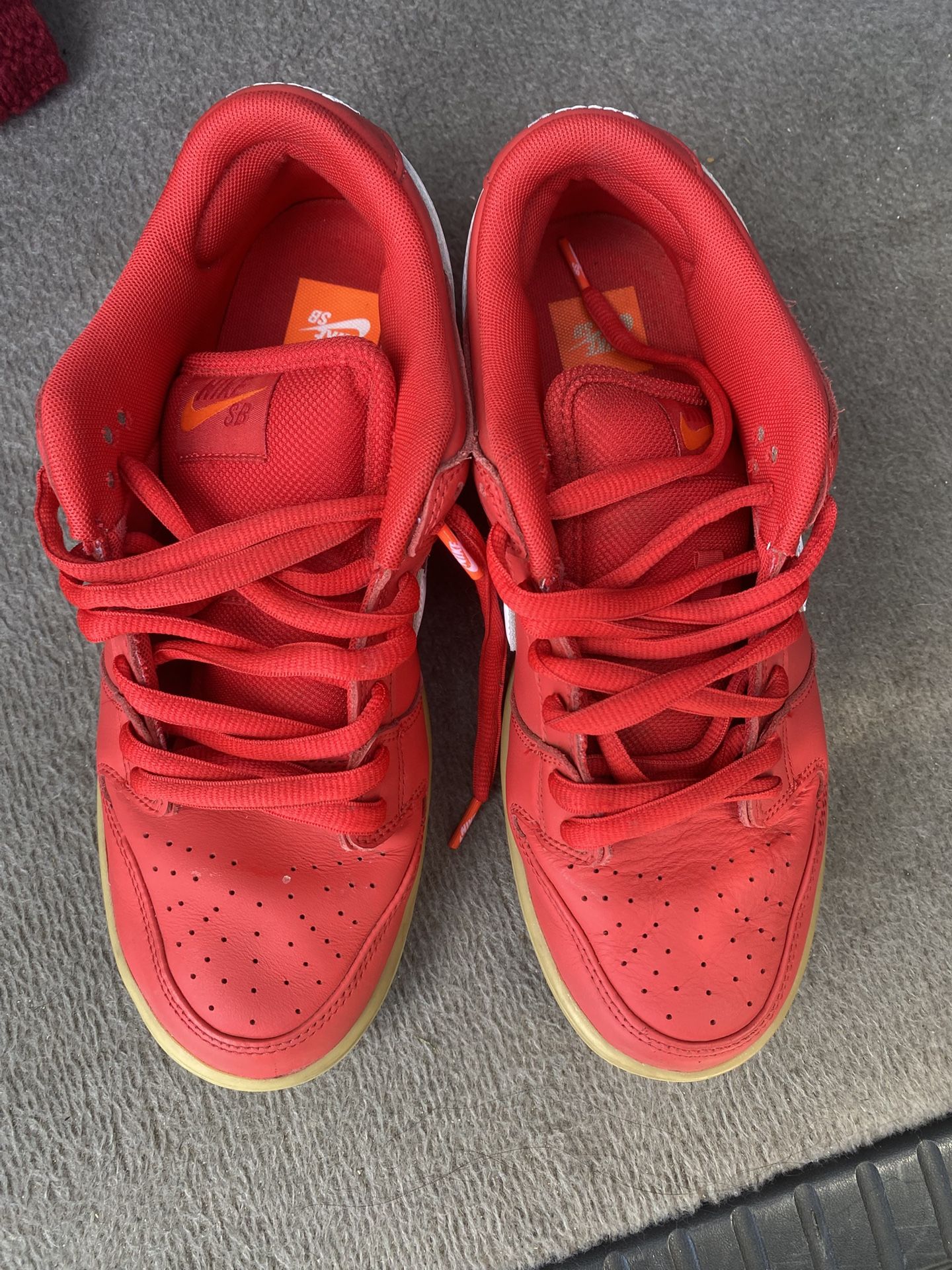 Nike SB Dunk Low University Red Gum – Size 9 – Good Condition – Firm Price