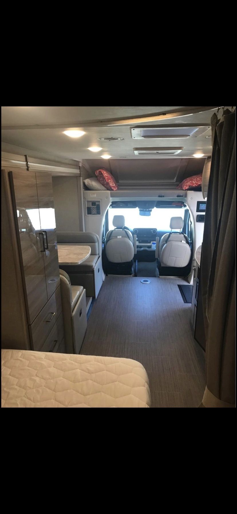Luxury 2023 Thor Delano Motorhome For Sale 5k Miles for Sale in Oviedo