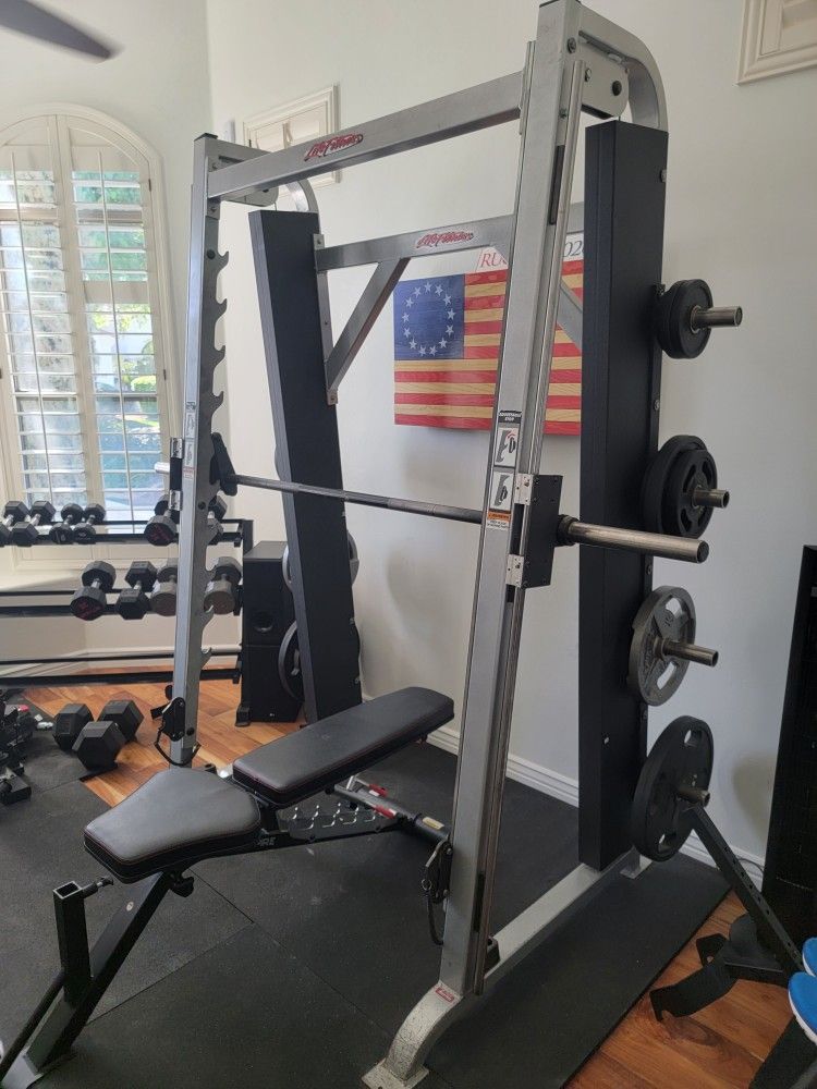 LIFE FITNESS SMITH MACHINE