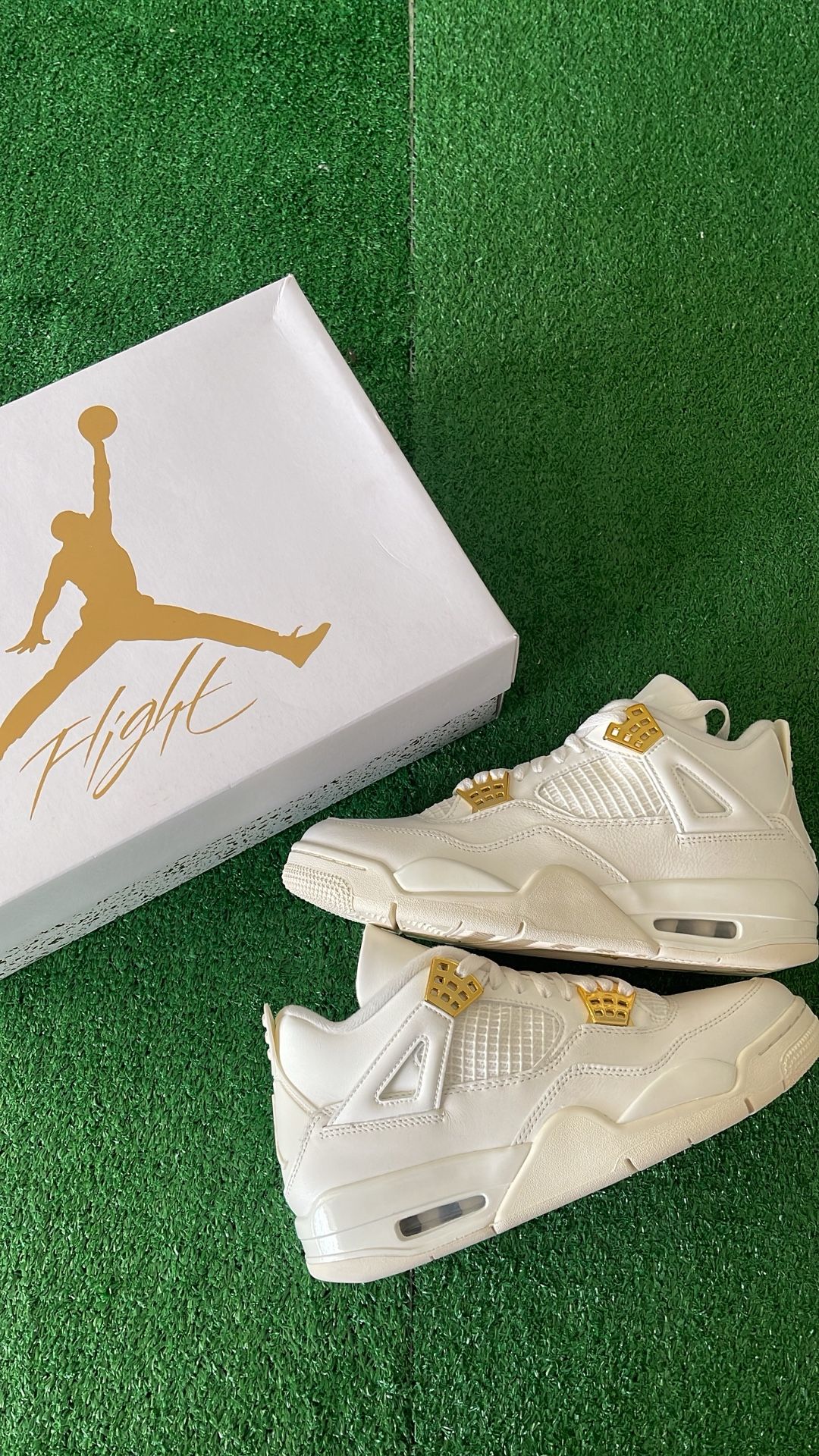 Jordan 4 retro Metallic Gold