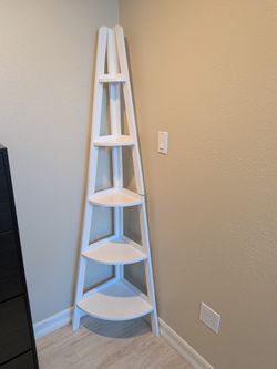 Whit Corner Shelf