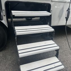Lippert Quad Steps RV 