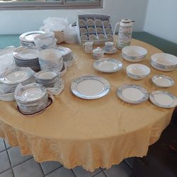 MIKASA MONET  PATTERN # CAK01 Complete Service For 12  Set and Serving Pieces