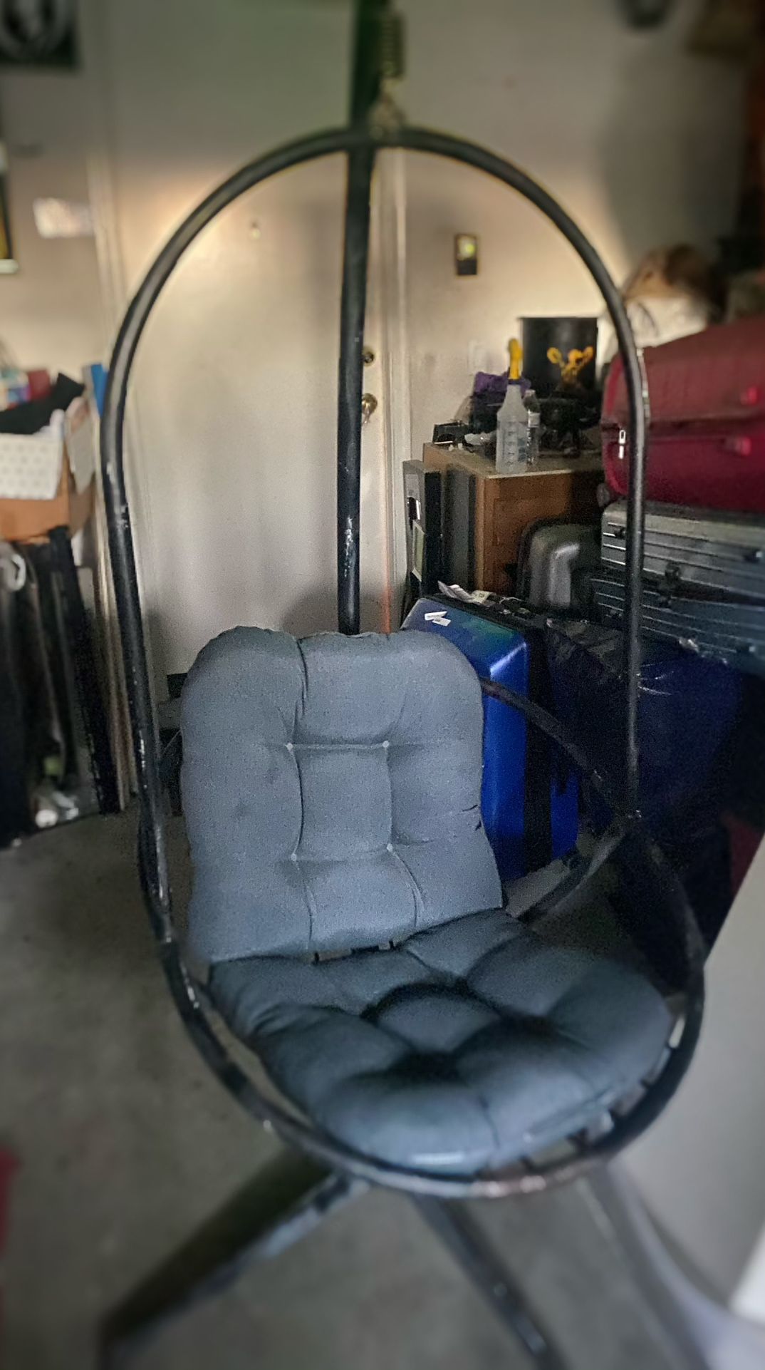 Hanging Chair With Metal Stand!
