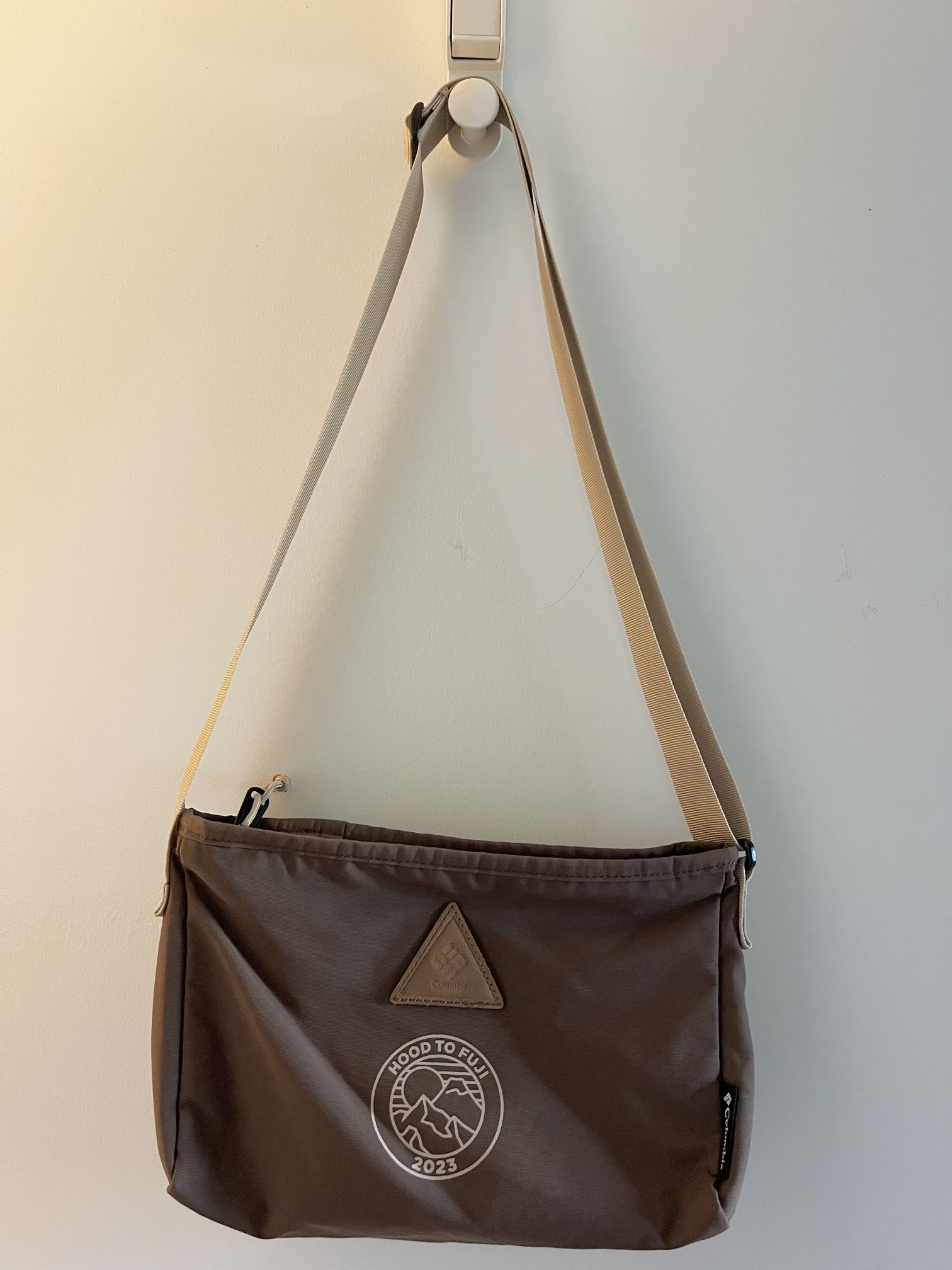 Columbia Outdoor Crossbody Bag (Brown)
