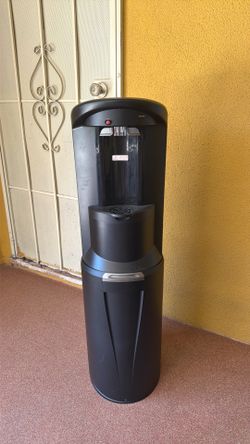 Clover D7A Hot and Cold Bottleless Water Dispenser, Black