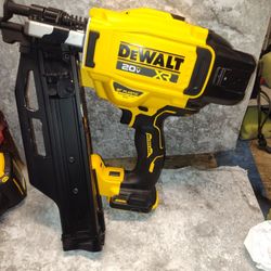 DeWalt 20 volts 21 Cordless Framing Nailer