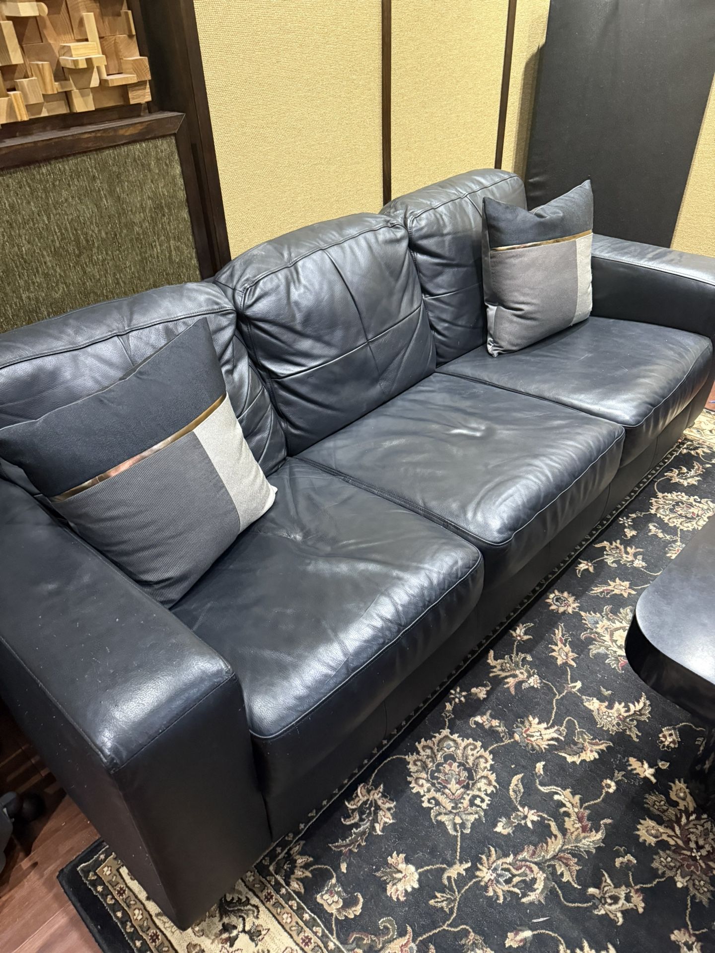 FINE LEATHER COUCH