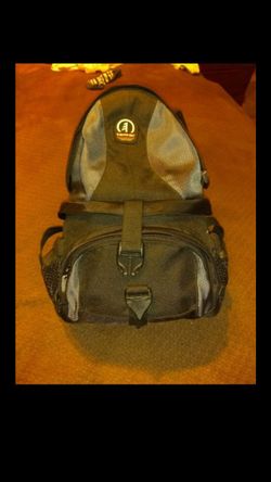 Camera bag medium size tamerac like new $60