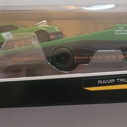 Ramp Truck with 1993 Ford SVT Cobra Zigg Racing Maisto Transport 1:64 Diecast