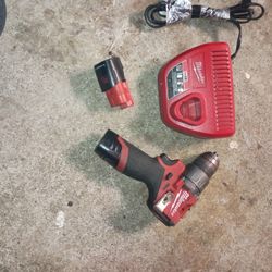 Milwaukee Hammer/Drill Driver Combo