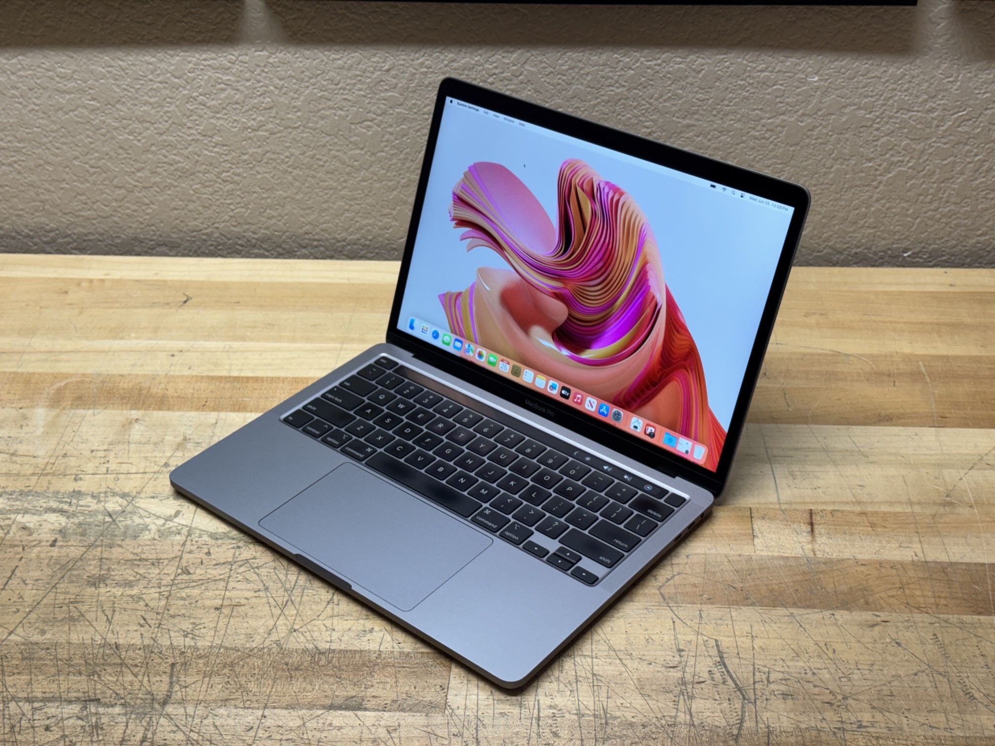 2020 13” MacBook Pro - 2.3 GHz i7 - 32GB - 500GB SSD