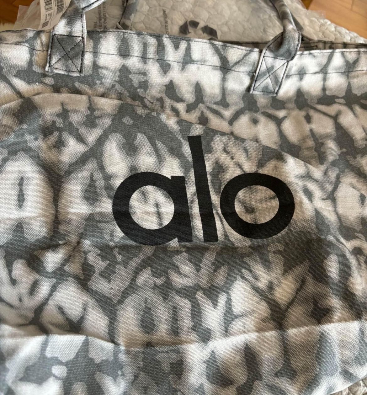 Alo Yoga Gym Tote Shoulder Bag Duffle New