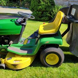 John Deere STX38 Yellow Deck Riding Lawn Mower