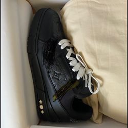 Brand new LV Shoes With Box And Dust Bag 