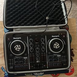 Numark DJ Party Mixer 