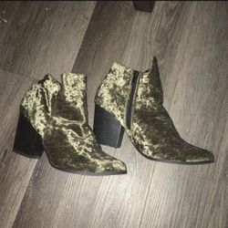 Woman Velvet Boots 