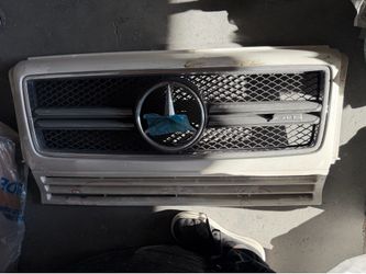 Mercedes-Benz G-Class W463 AMG Style Front Grille Grill Assembly OEM White (Used)