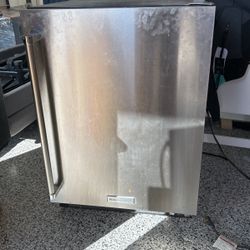 Kitchen aid Drink Fridge 