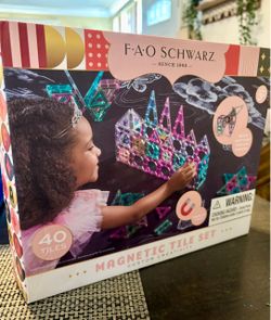 FAO Schwarz Magnetic Tile Set 40 Pieces