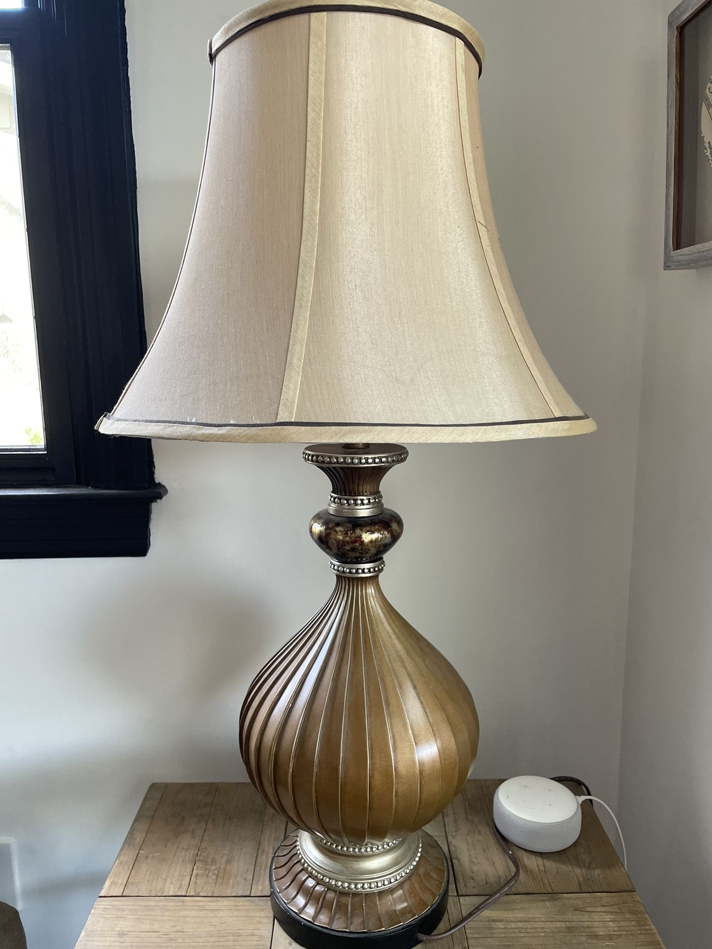 Table lamp