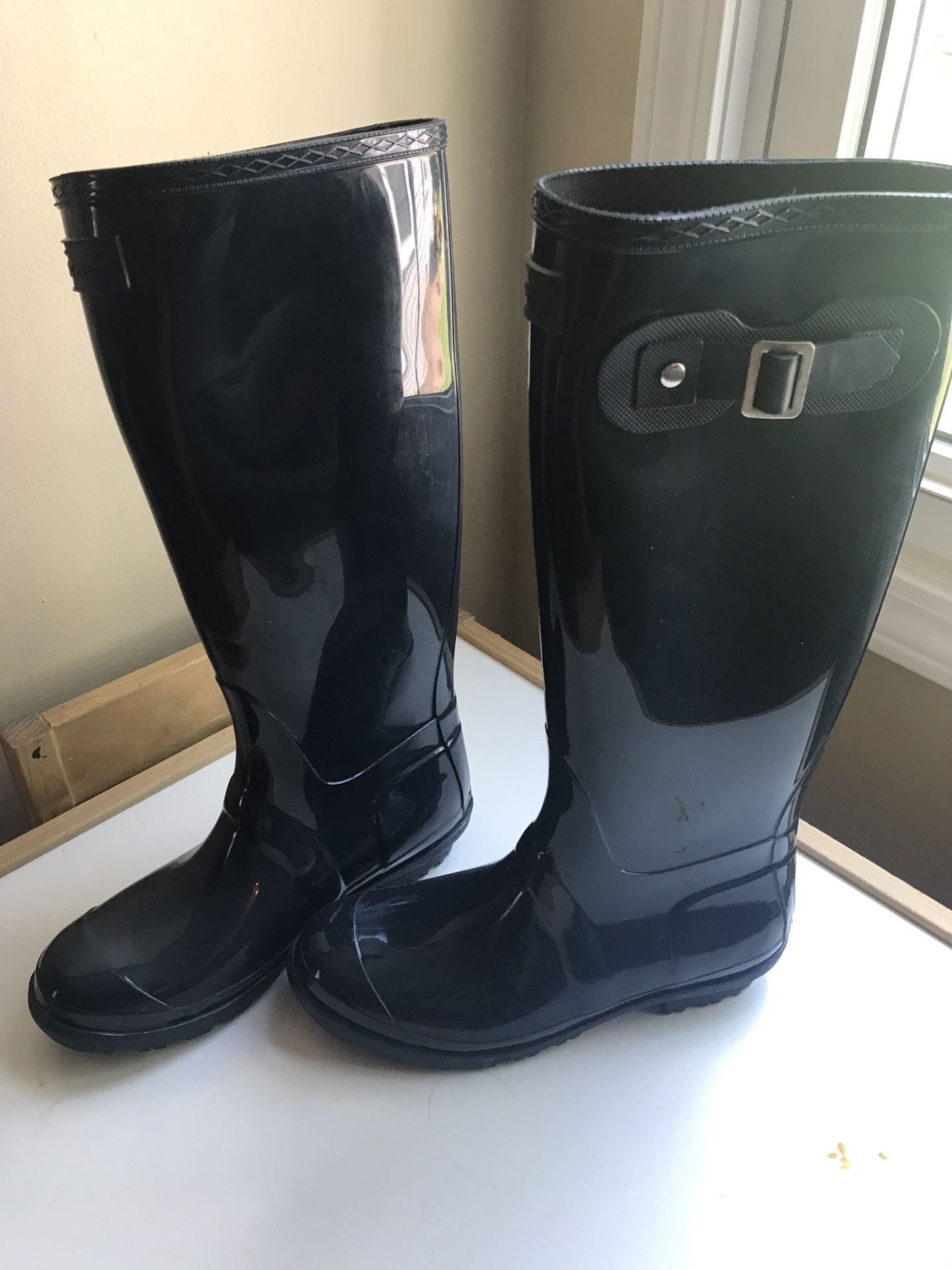 Seven 7 Rain boot size 7