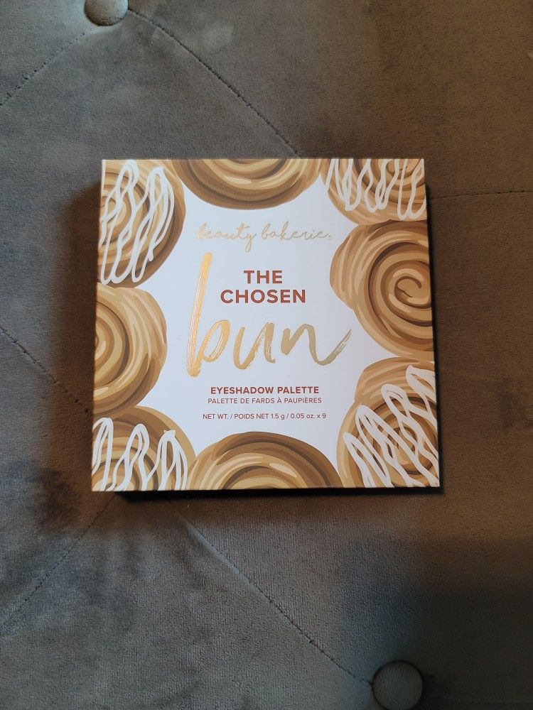 Beauty Bakerie - The Chosen Bun Eyeshadow Palette - BNIB
