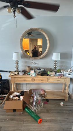 Side table plus round mirror