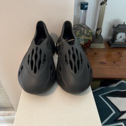 Yeezy Foam Runner “Onyx”