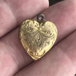 Vintage Gold Heart Locket 