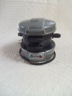 Hamilton Beach Breakfast Sandwich Maker (Model 25475) - Excellent Condition