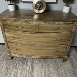 Solid Wood Dresser / Entramce Table 