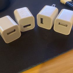Apple 5W USB chargers (4)