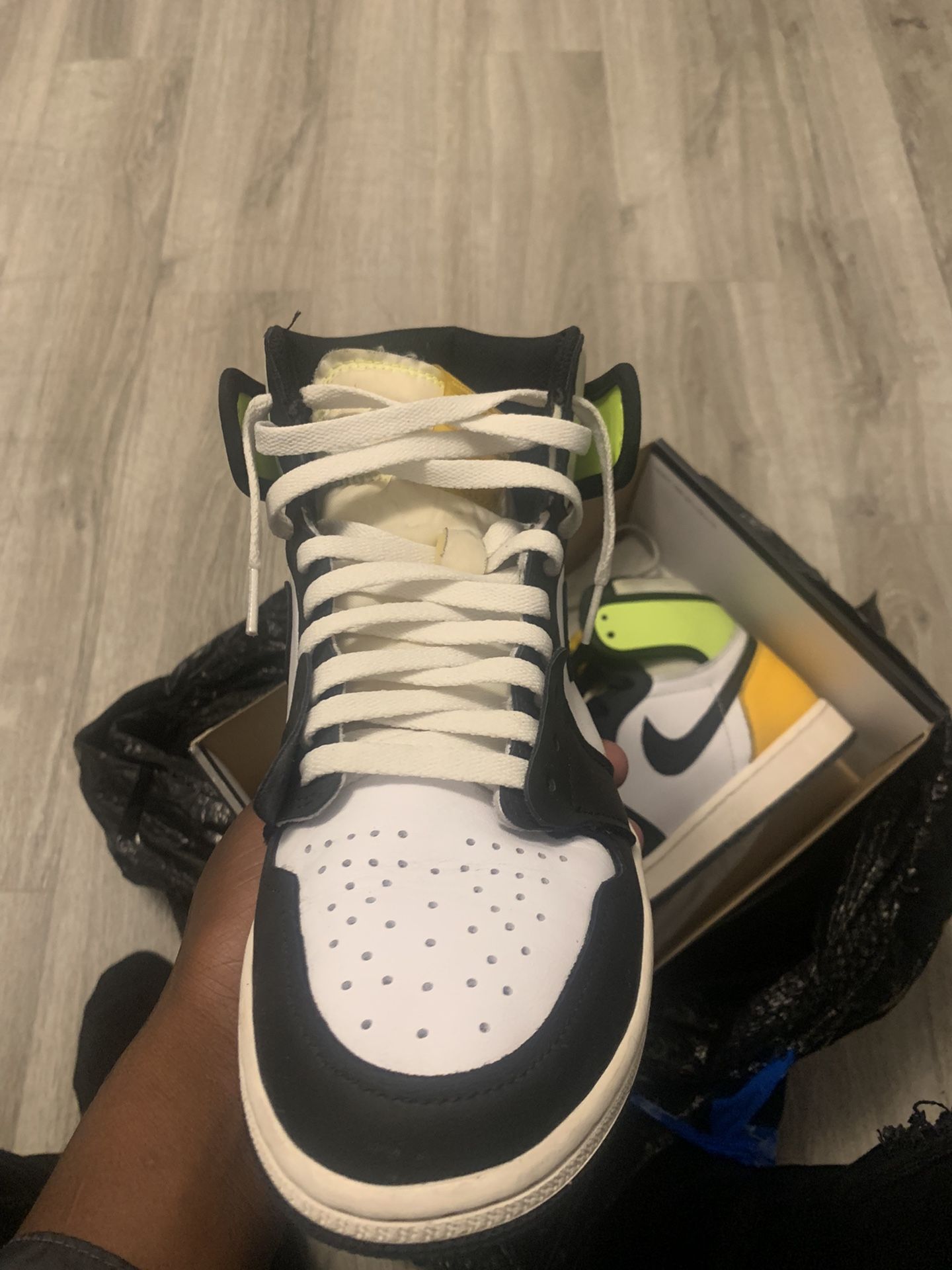 Jordan 1 Volt 