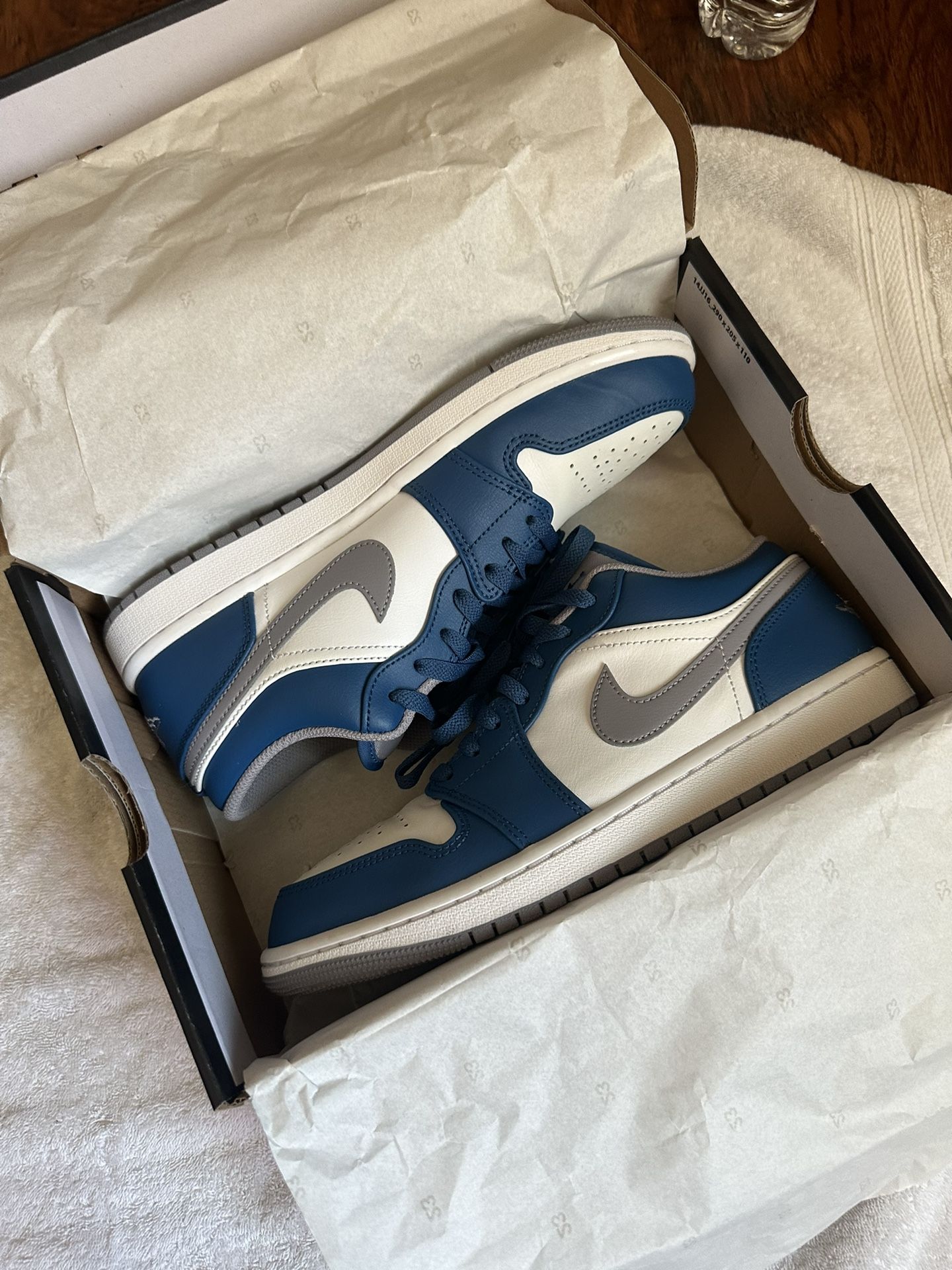 Jordan 1s Low