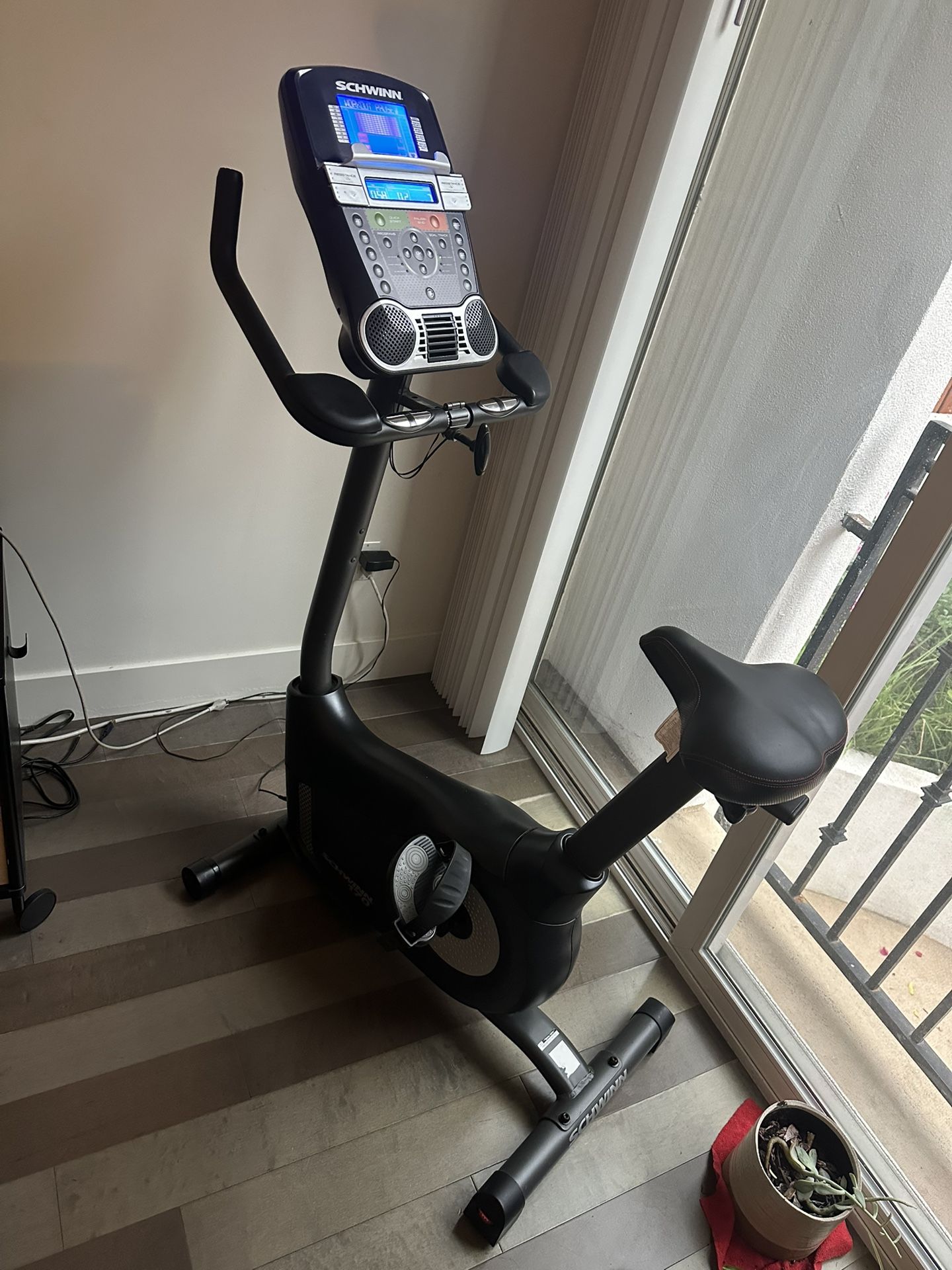 Schwinn 170 Exercise Bike