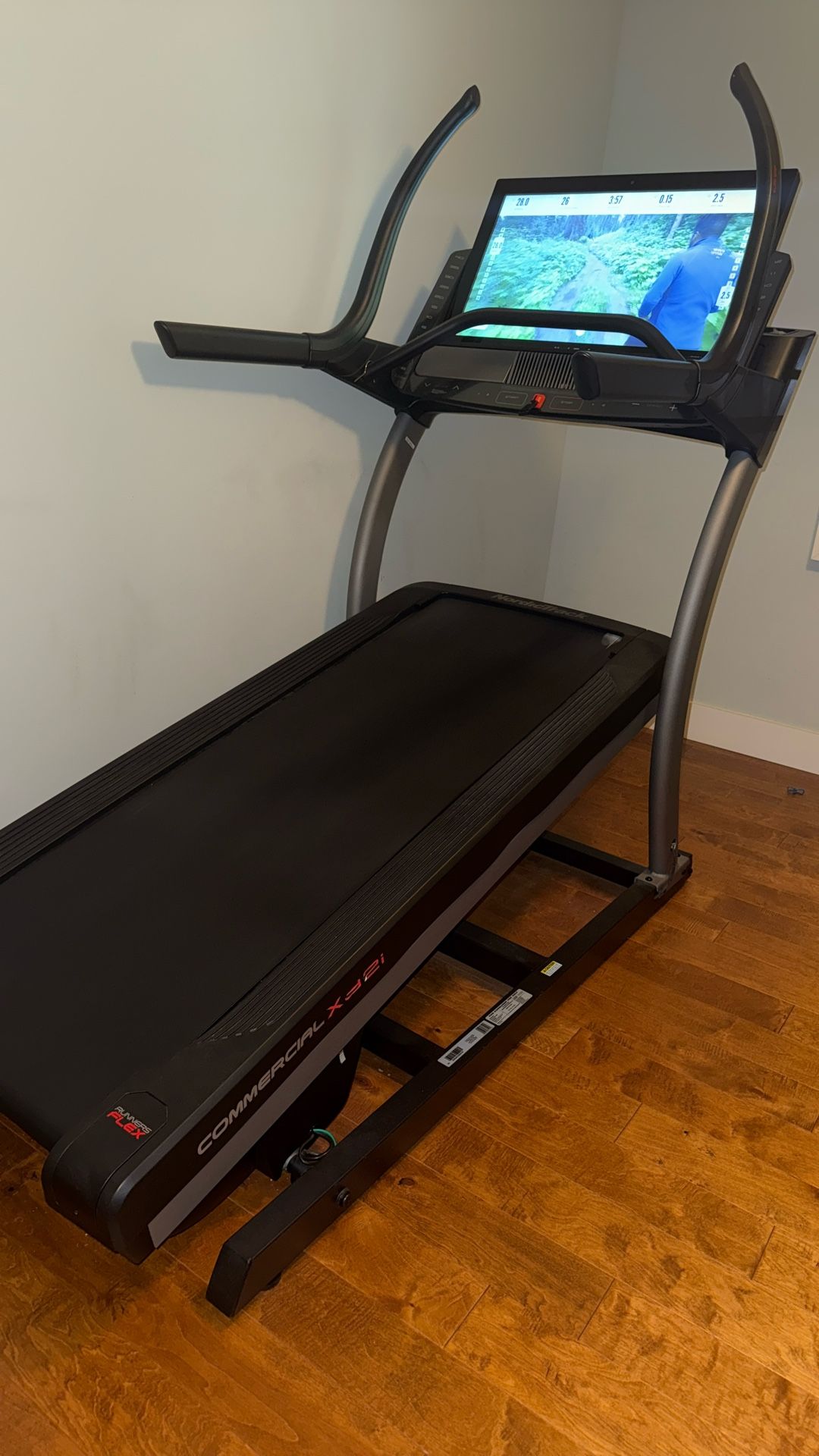 X32i Commercial Nordic Track Treadmill 32” Monitor - Like-New – $2,500 OBO!