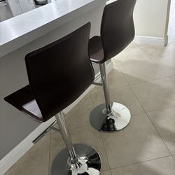 2 Stools Adjustable  Very Good Conditions