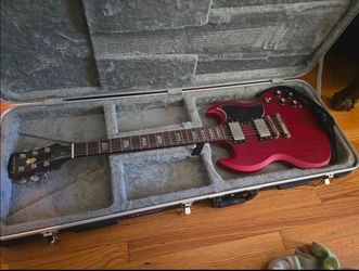 Epiphone G400 with case