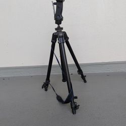 Photo Tripod For Pro With Gimball Head On It